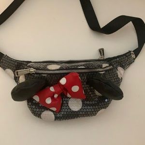 Disney Parks Sequin Minne Mouse fanny pack